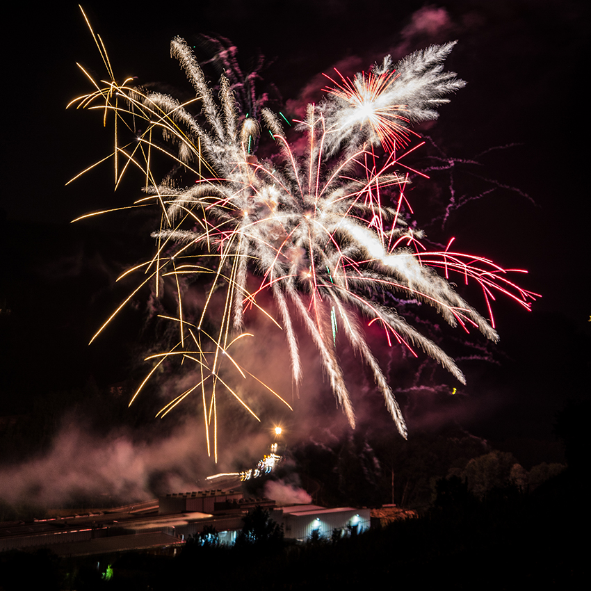 Chiusura con crocette e farfalle argento | Spettacoli pirotecnici aerei | Brixia Fireworks