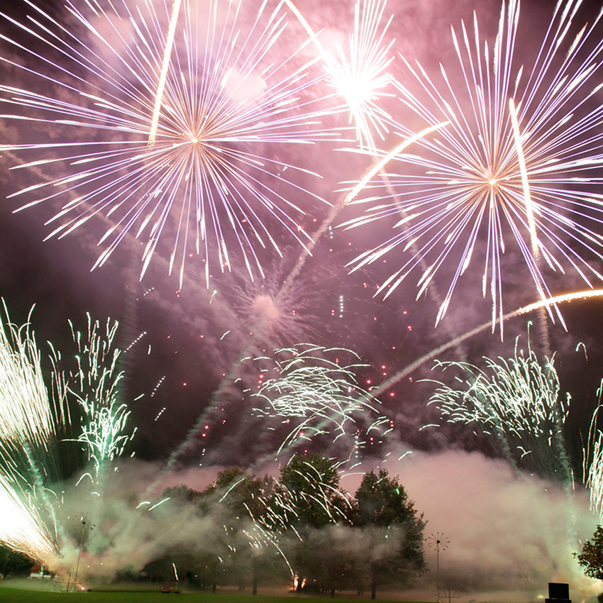 Sequenziale di vulcani verdi e peonie viola | Spettacoli pirotecnici piromusicali | Brixia Fireworks